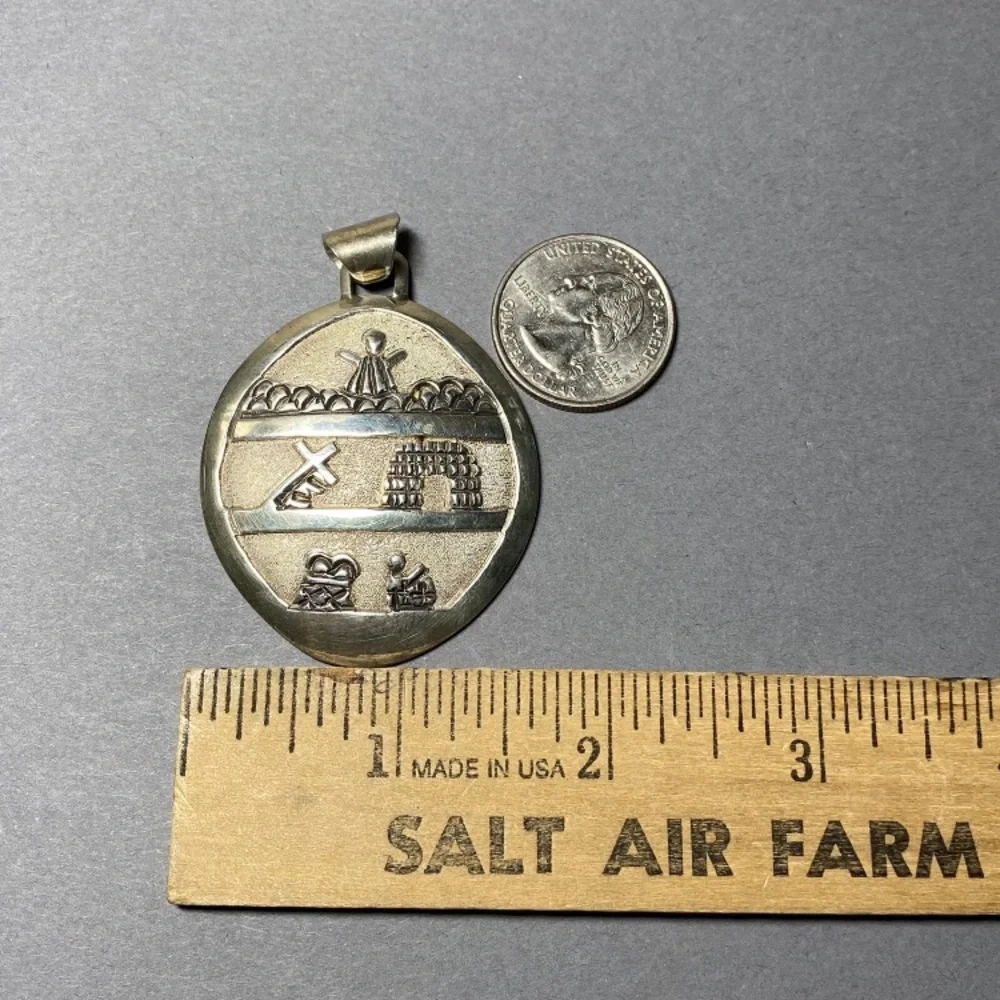 Navajo Roger John Story Of Christ Story Teller Sterling Silver pendant - Picture 2 of 5